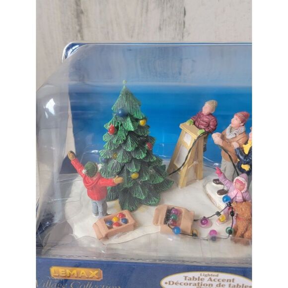 Lemax lighting the tree 2010 Village accessories snow light up Xmas - Picture 4 of 9